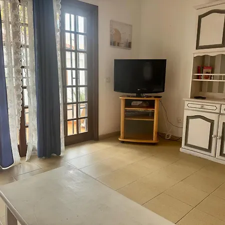 דירה With Pool At Bounganvillas San Eugenio *